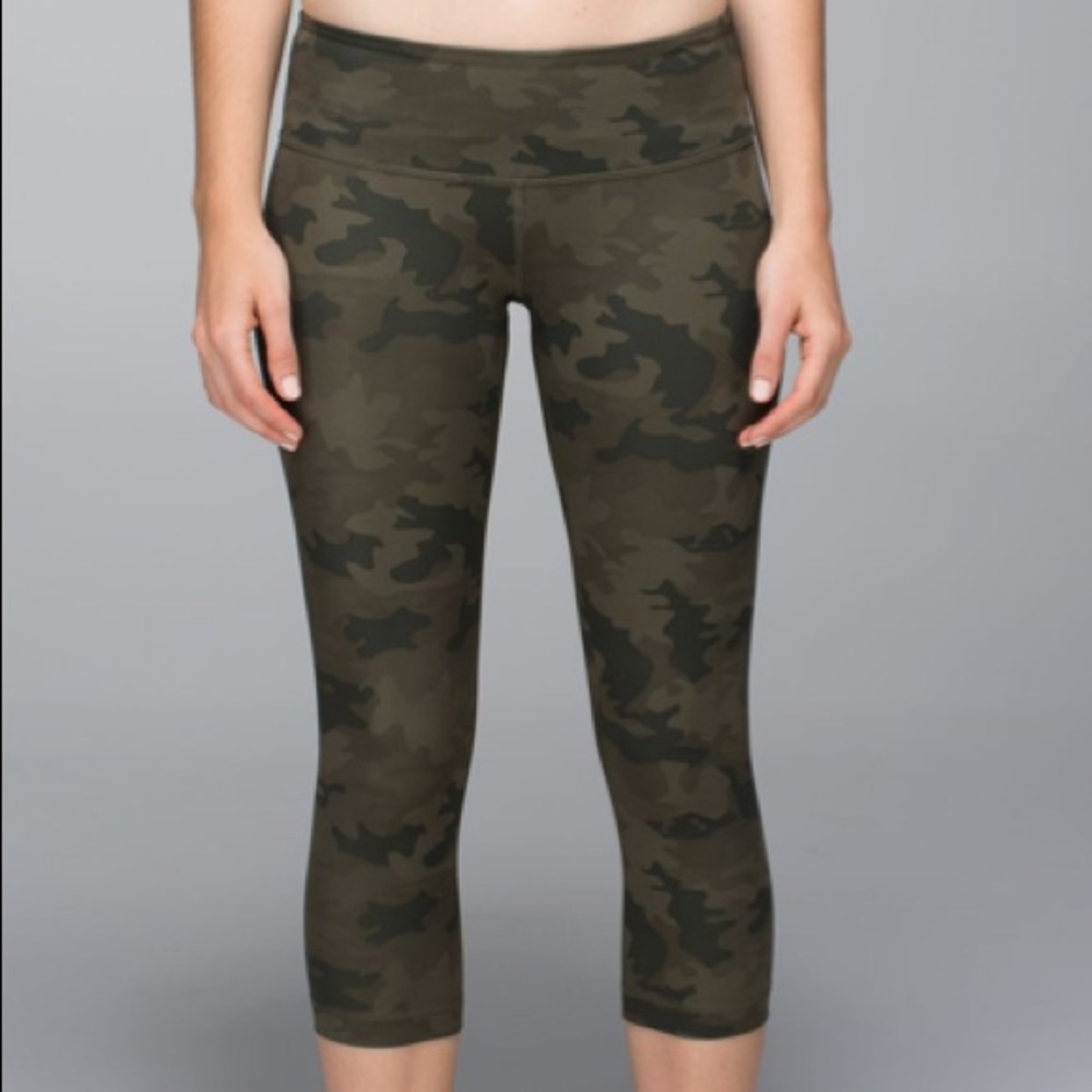 LULULEMON Wunder Under Camo Crop Full On Luxtreme